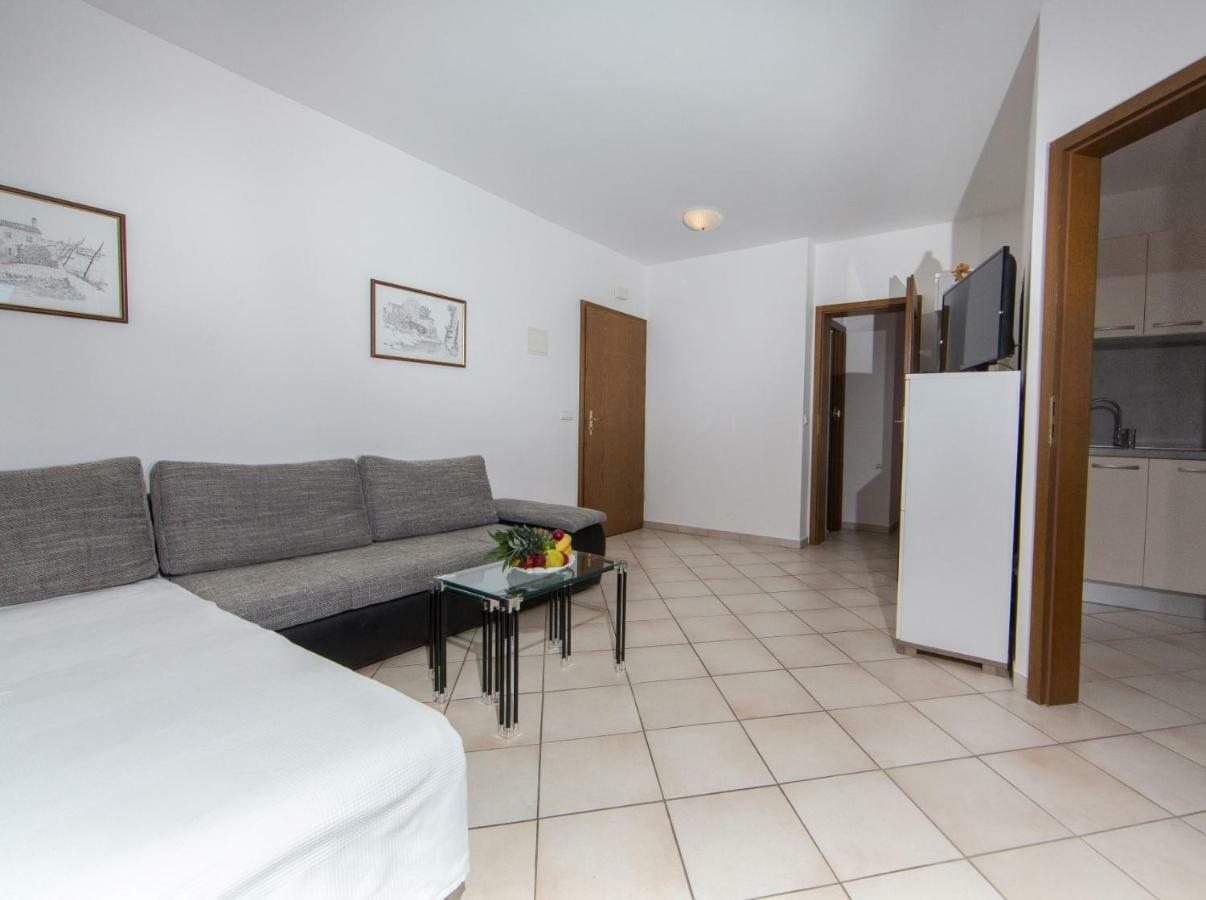 Apartments Sanmichel Пула Екстериор снимка