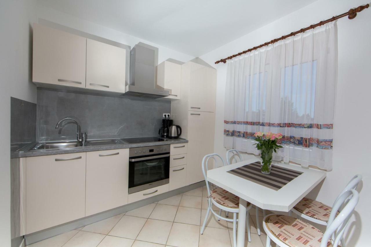 Apartments Sanmichel Пула Екстериор снимка